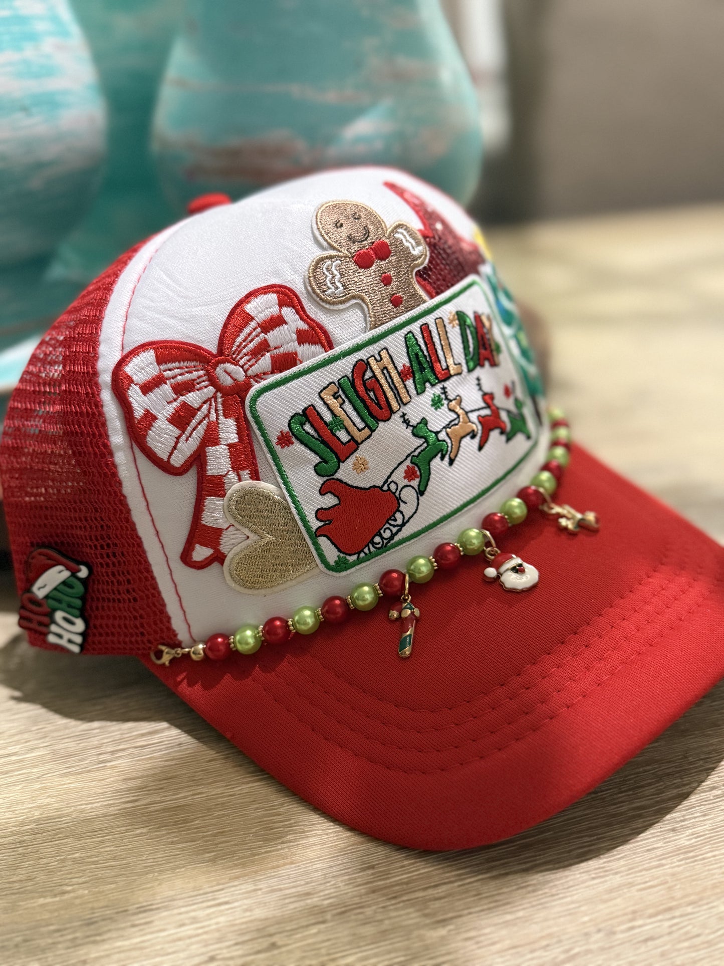 Sleigh Christmas Hat with chain and Pin