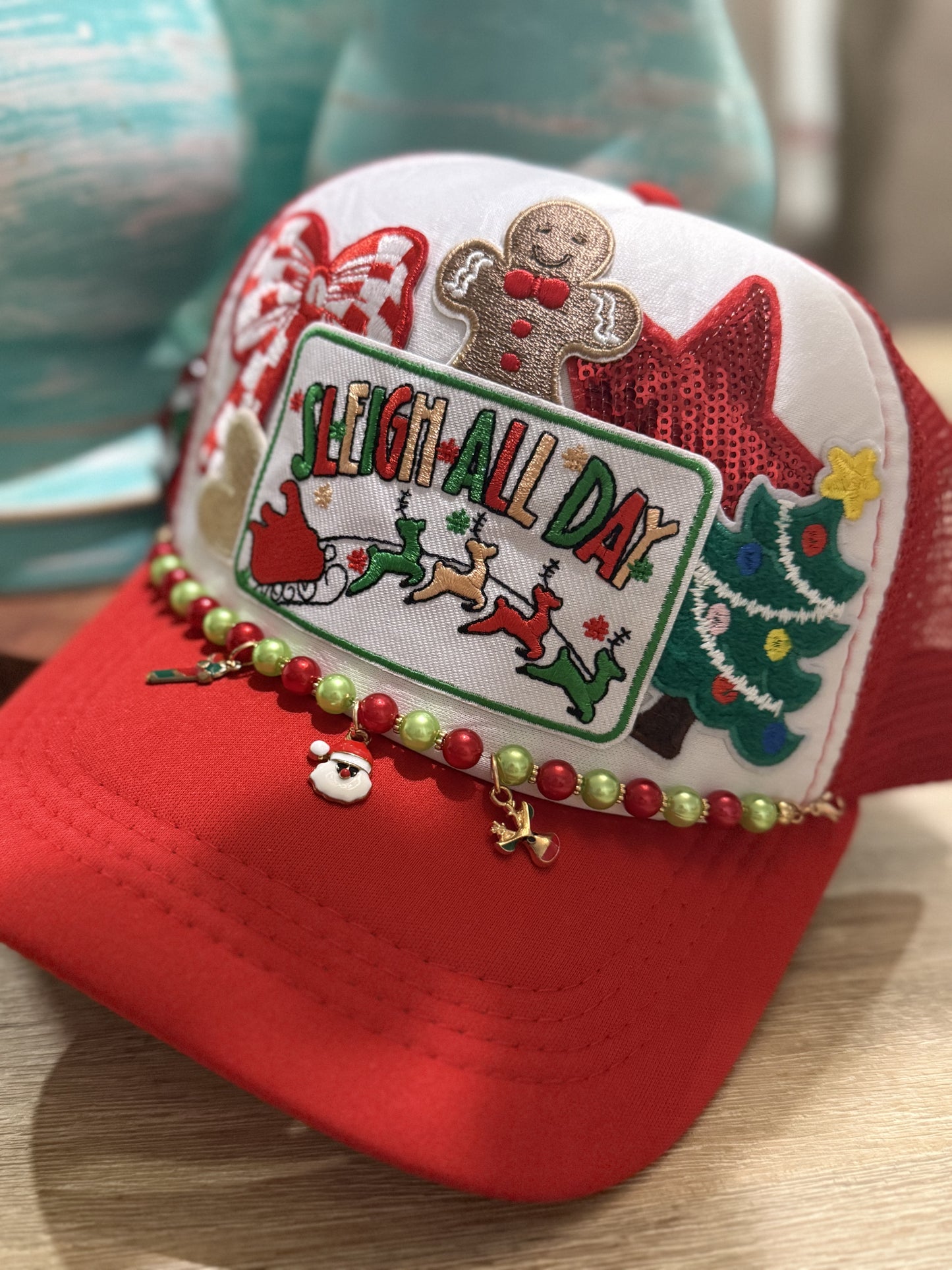 Sleigh Christmas Hat with chain and Pin