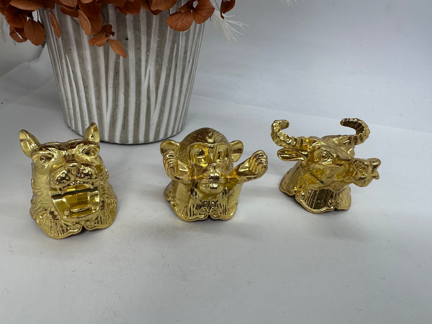 Animal Sphere Holder