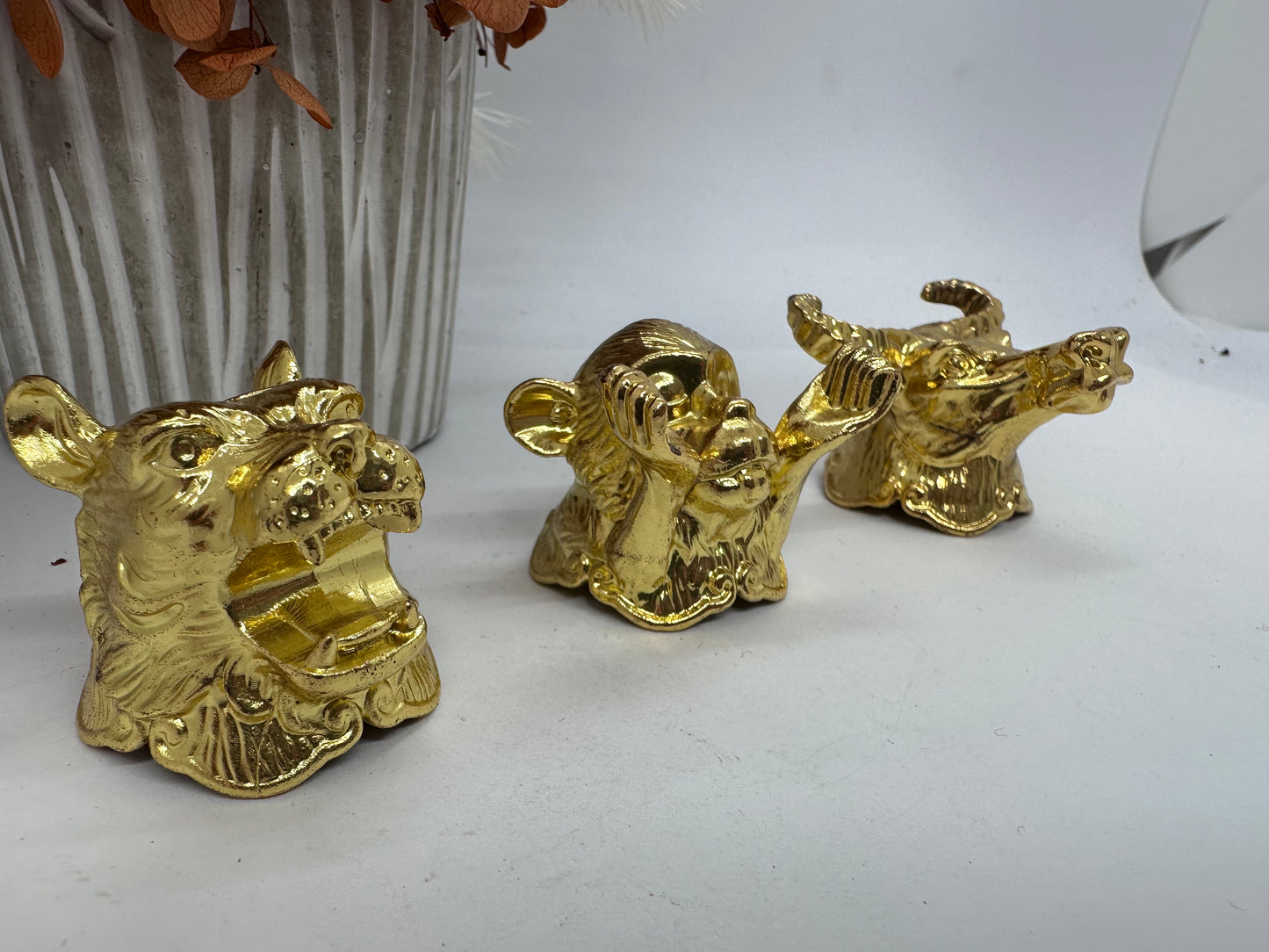 Animal Sphere Holder
