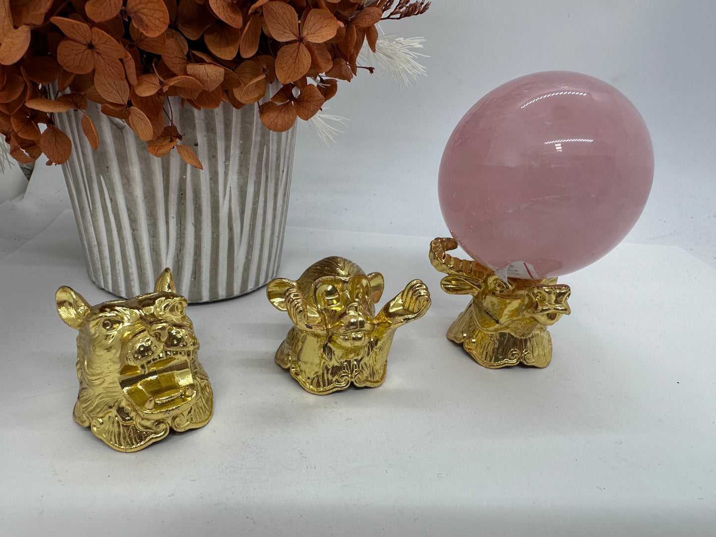 Animal Sphere Holder