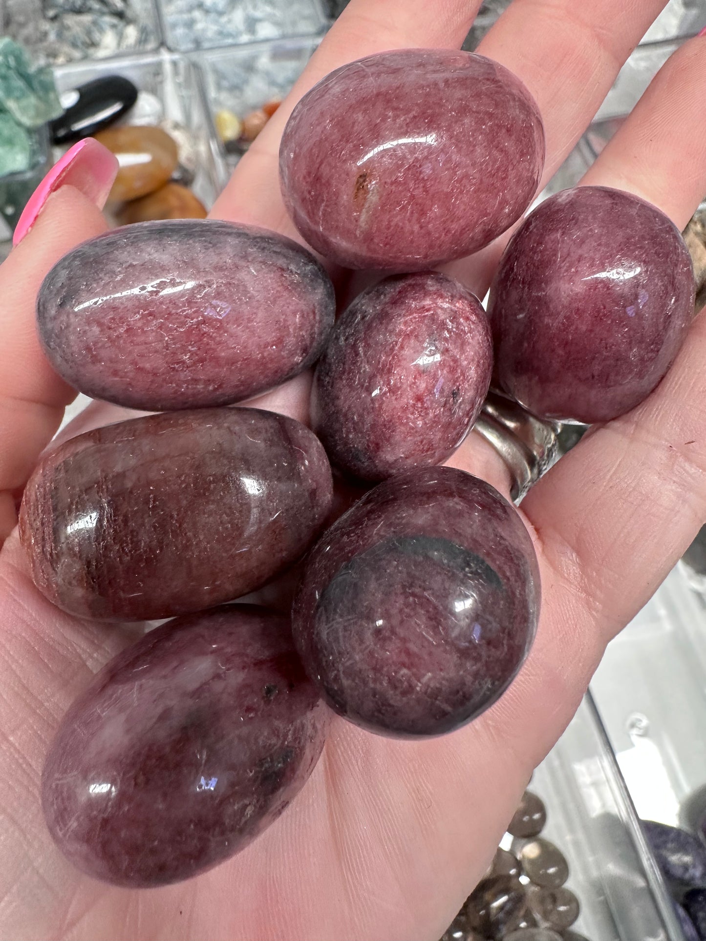 Lge Strawberry Quartz Tumble