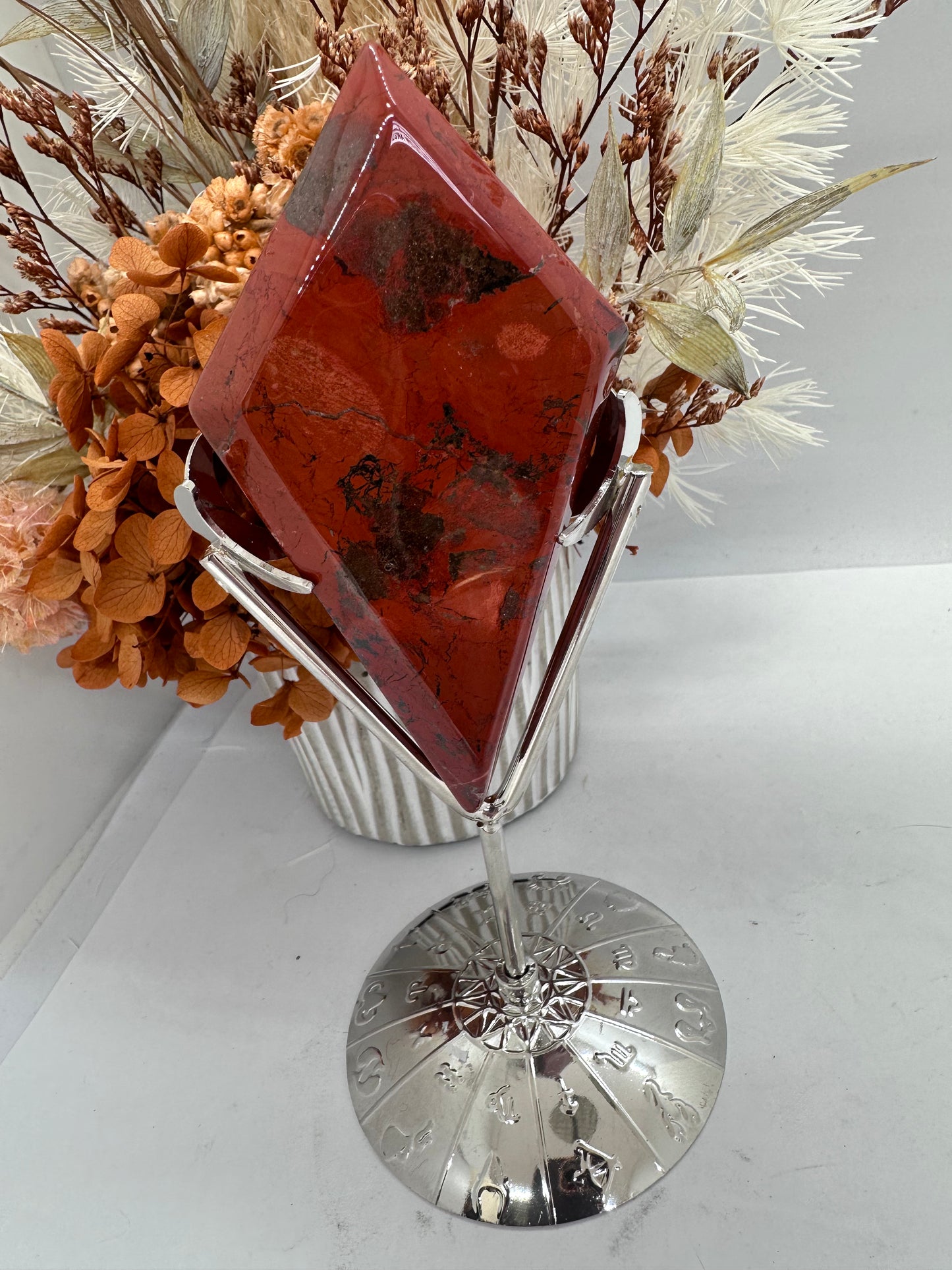 Red Jasper Diamond In Stand